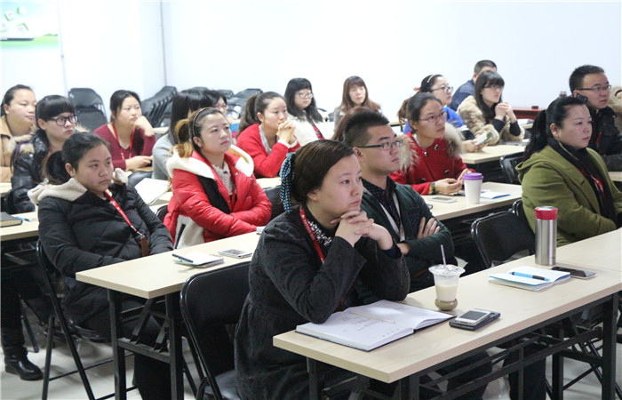創(chuàng)新、分享、提高---記河南青峰2014年度總結(jié)會