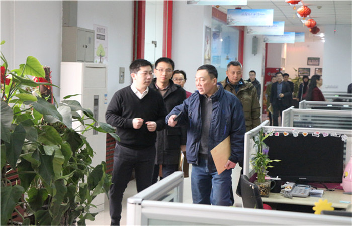 熱烈歡迎省電子商務示范企業(yè)評審組領(lǐng)導蒞臨河南青峰視察指導